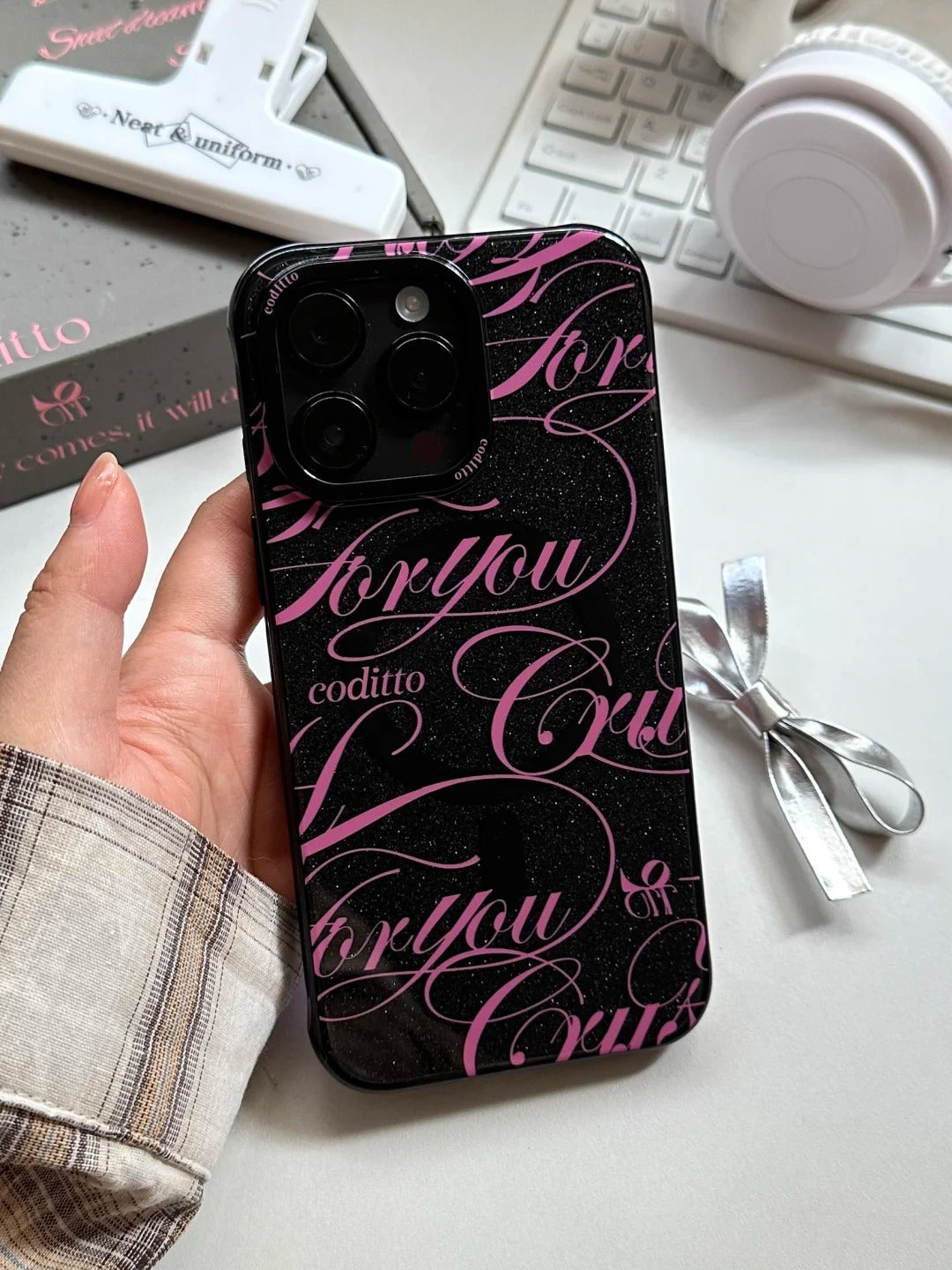 Dark pink sweet and cool magnetic phone case