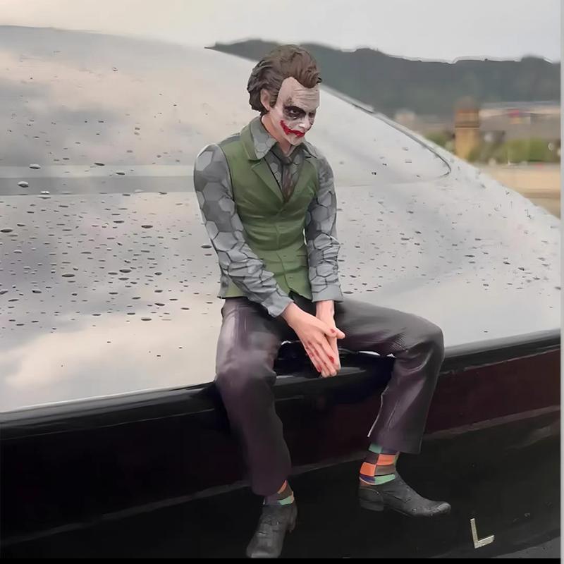 Figura de payaso muy vendida, juguete de moda Hislaijie Joker, modelo de figura con postura sentada, adorno para automóvil