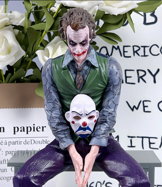 Figura de payaso muy vendida, juguete de moda Hislaijie Joker, modelo de figura con postura sentada, adorno para automóvil