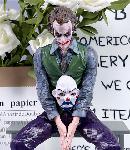 Figura de payaso muy vendida, juguete de moda Hislaijie Joker, modelo de figura con postura sentada, adorno para automóvil