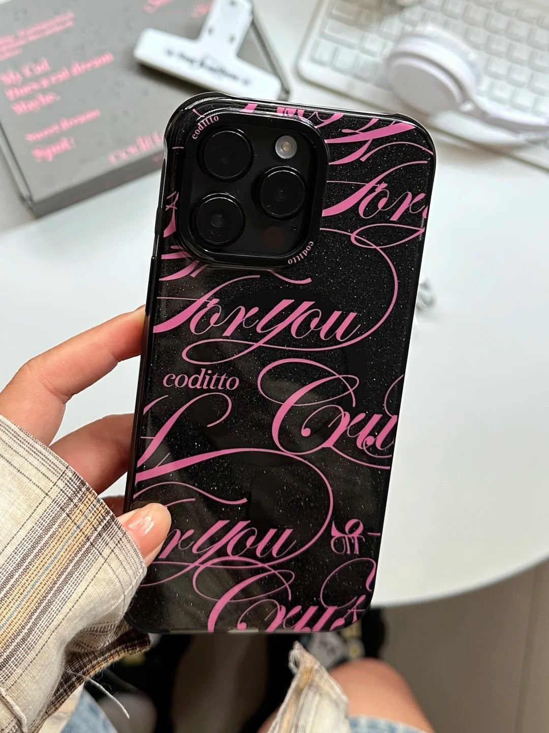 Dark pink sweet and cool magnetic phone case